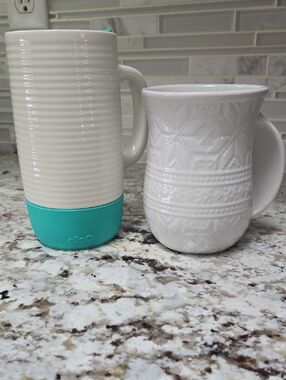 Tag Ceramic Mug Set in White and Teal
